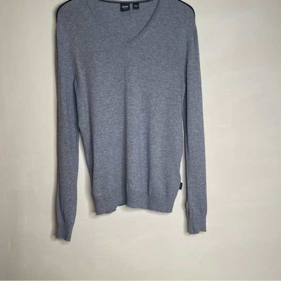 Hugo boss grey v neck sweater - Picture 2 of 10